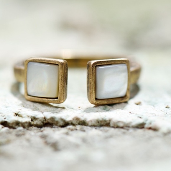 Beautiful Abalone Adjustable Gold Ring! - Picture 5 of 7